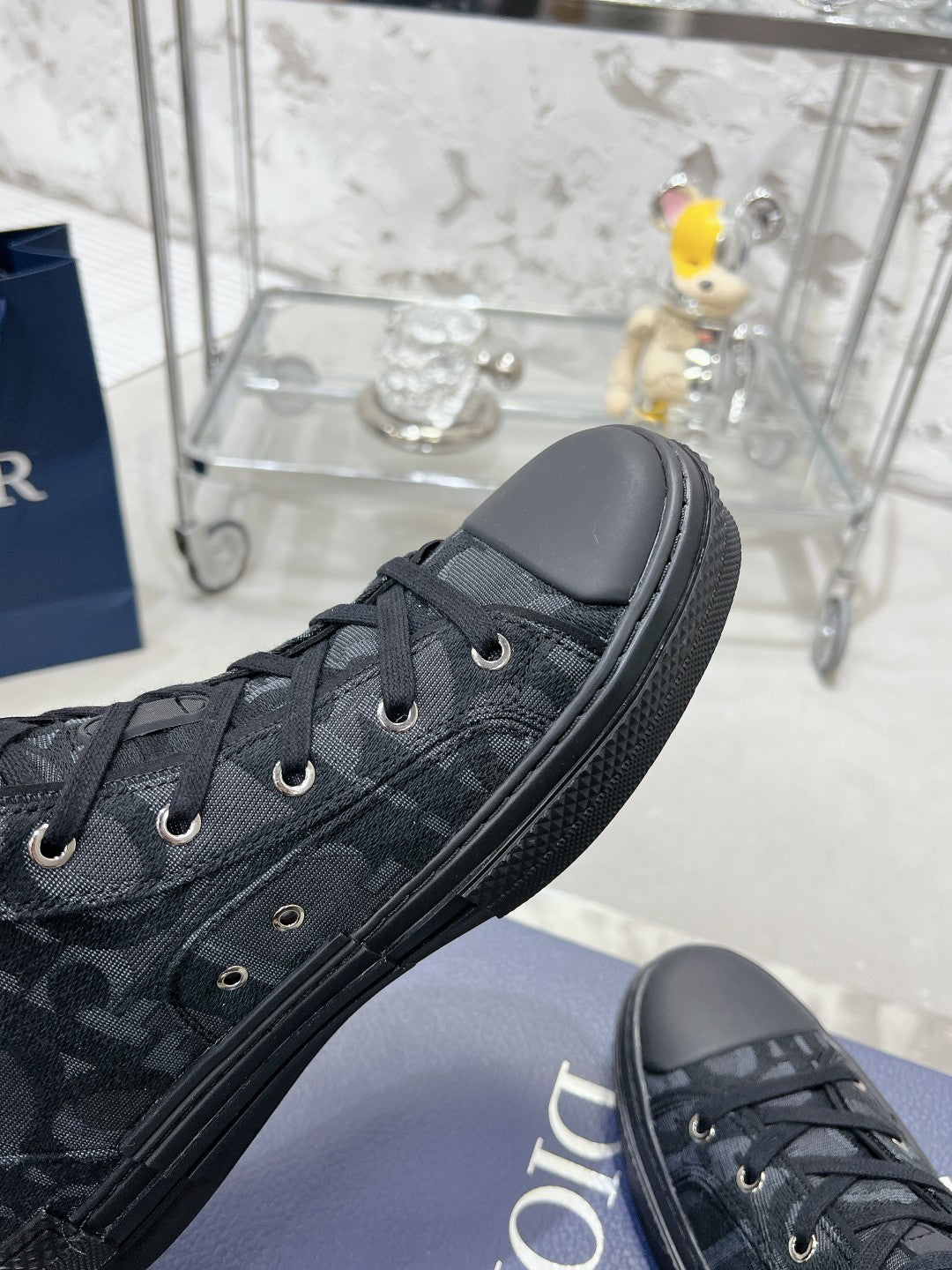 DD B23 High-Top Sneaker 1824120911