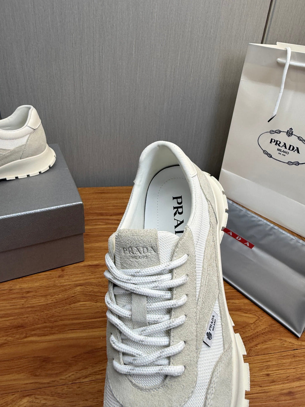 PR sneakers 1826051901