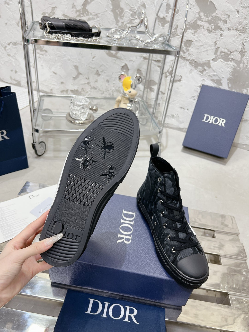 DD B23 High-Top Sneaker 1824120911