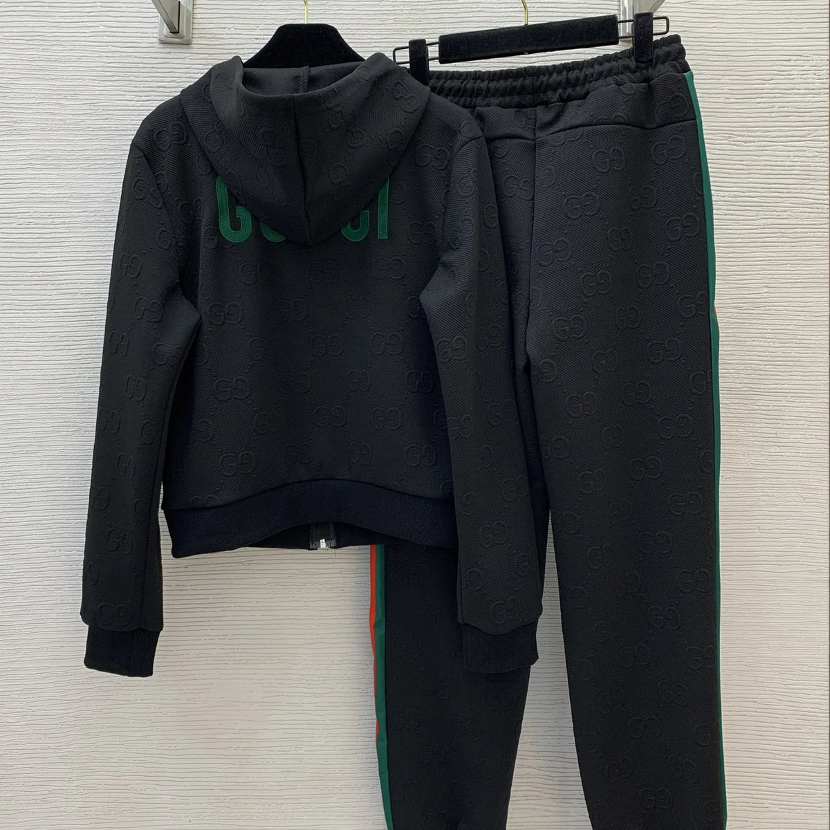 New spring collection of fashionable casual sportswear sets 1426020213