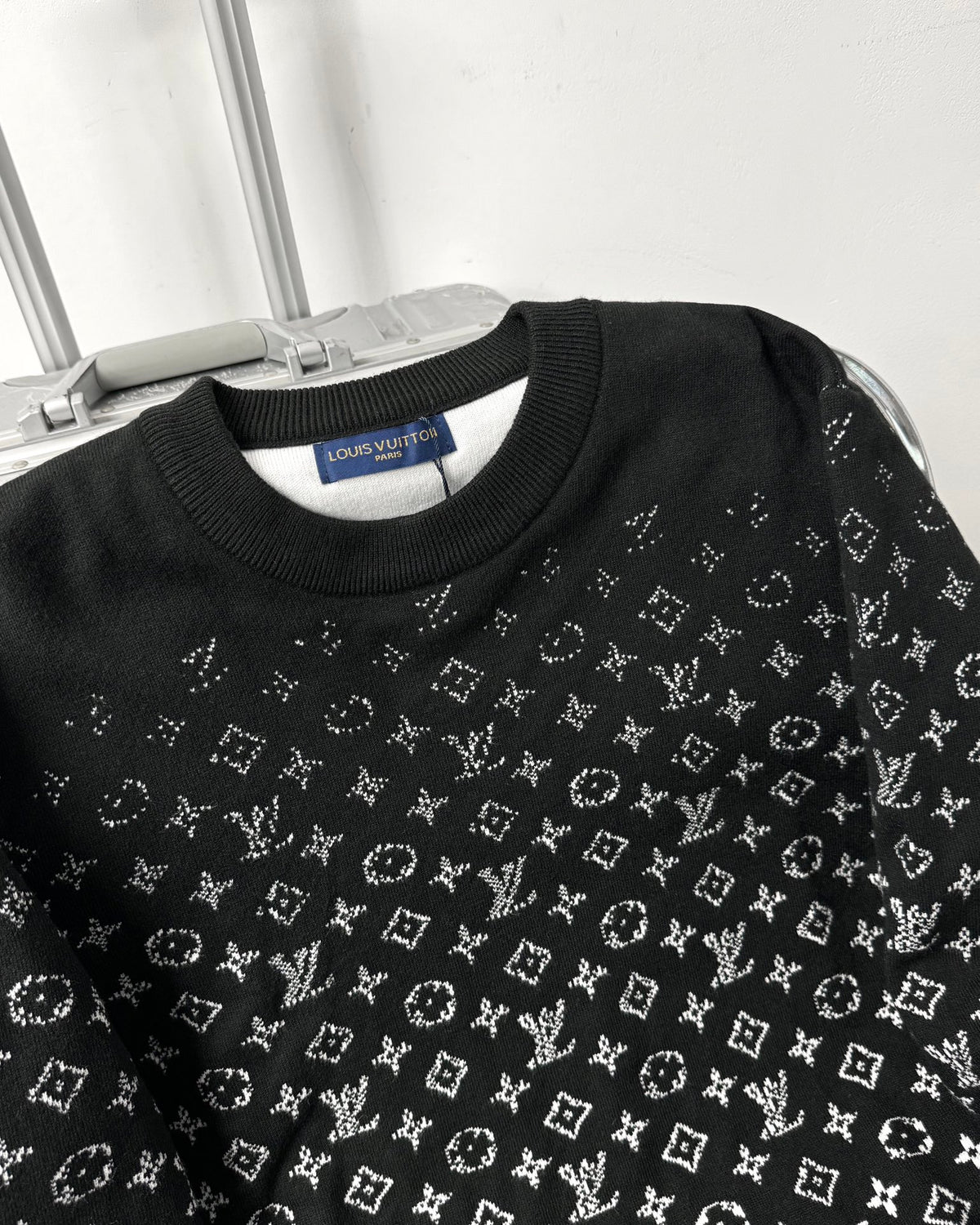 VV Gradient casHHere knitted sweater 1824102101