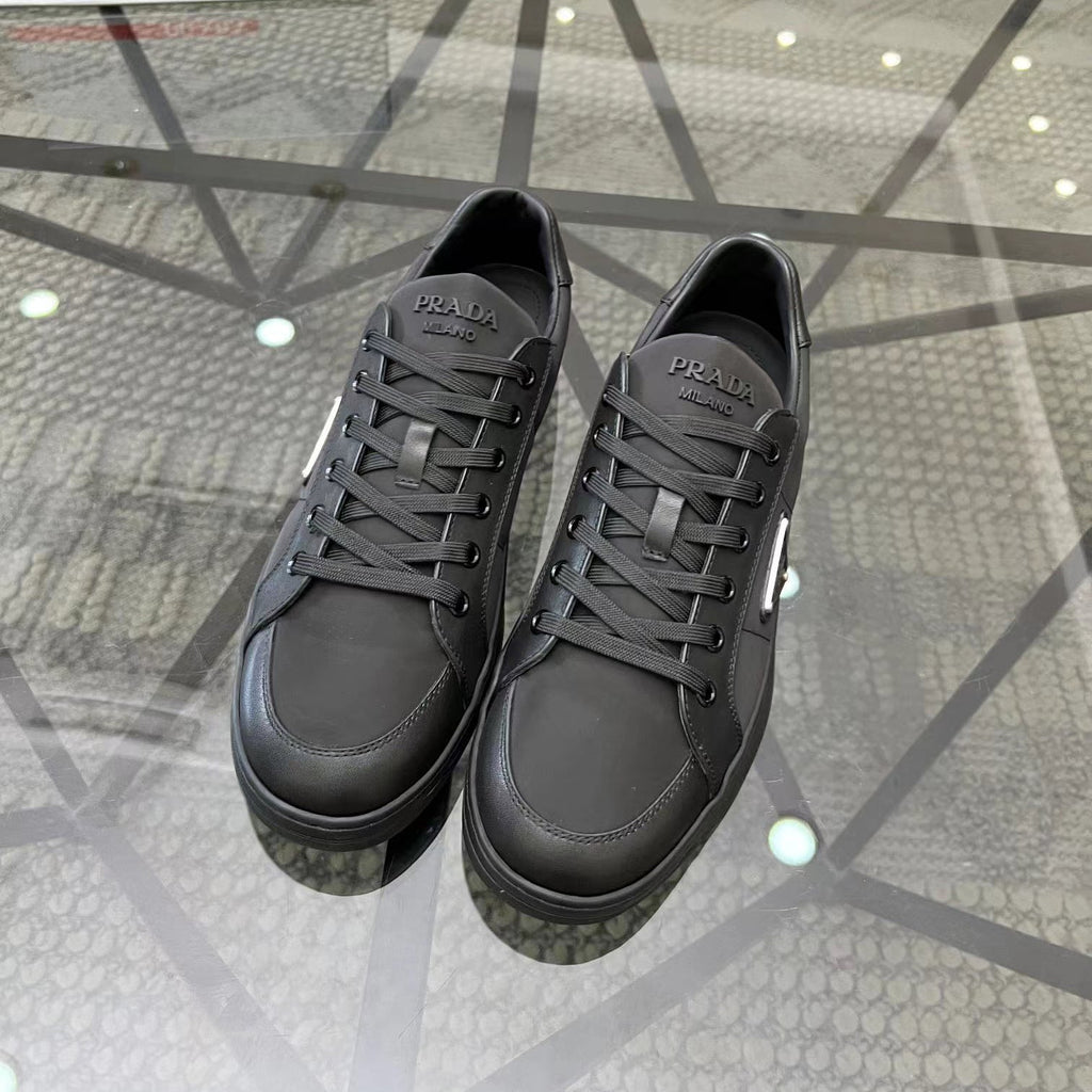 PR triangle logo sneakers 1824091312