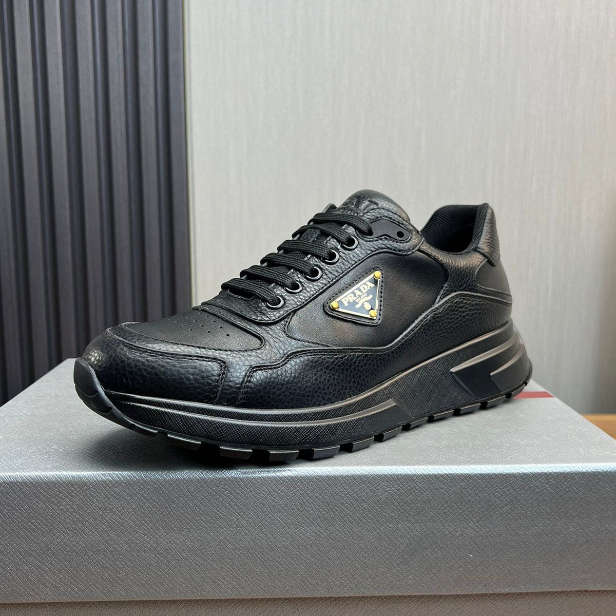 PR Cowhide stitching sneakers 1824102502