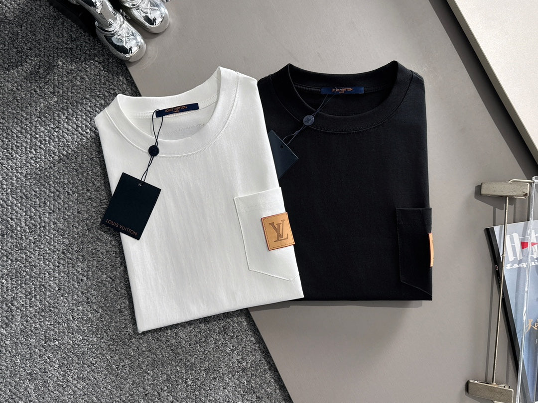 VV T-shirt with lettering on the hem 1825042503