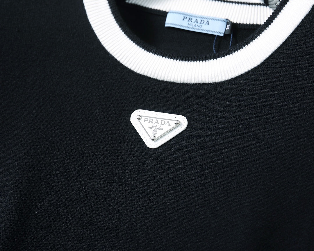 Handsome men's casual sweater 1024092439