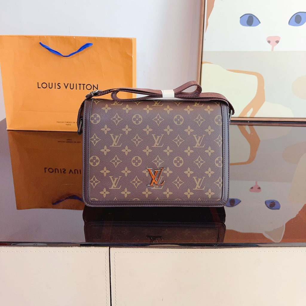 L 24 Limited Edition New MESSENGER Men's Bag XC24092701