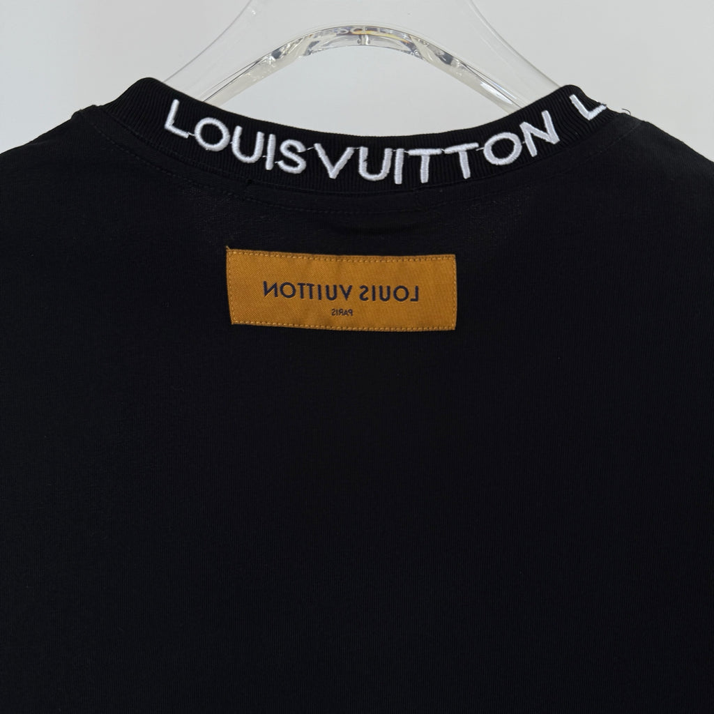 VV Embroidered leather logo T-shirt 1825042507