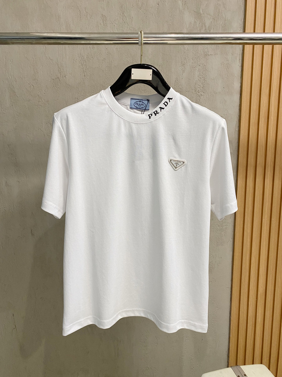 PR Neckline + Embroidered logo T-shirt 1826052701