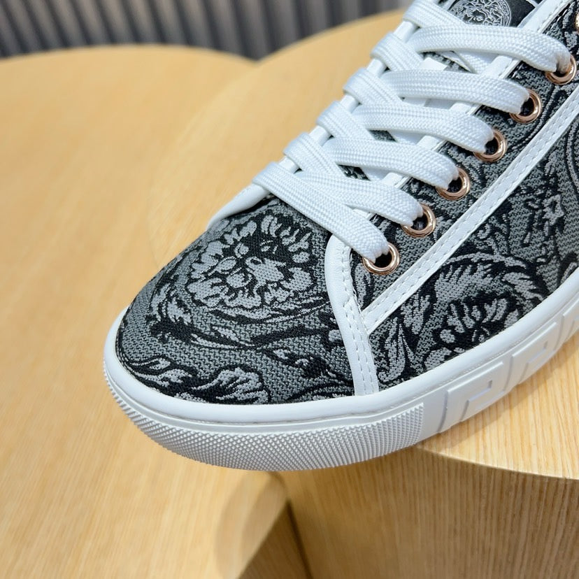 VS Barocco Greca Trainers 1825061913