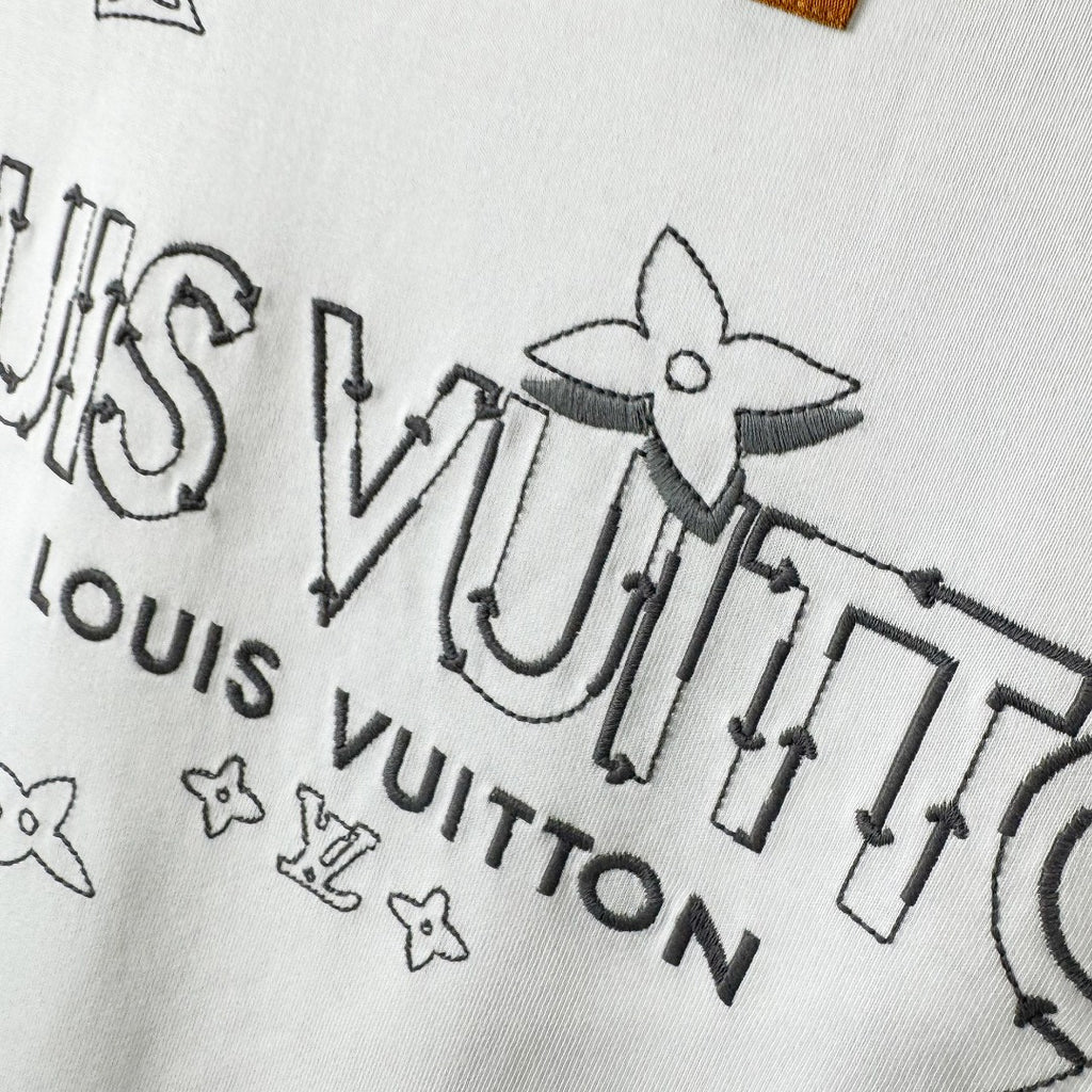 VV Embroidery letters T-shirt 1825060603