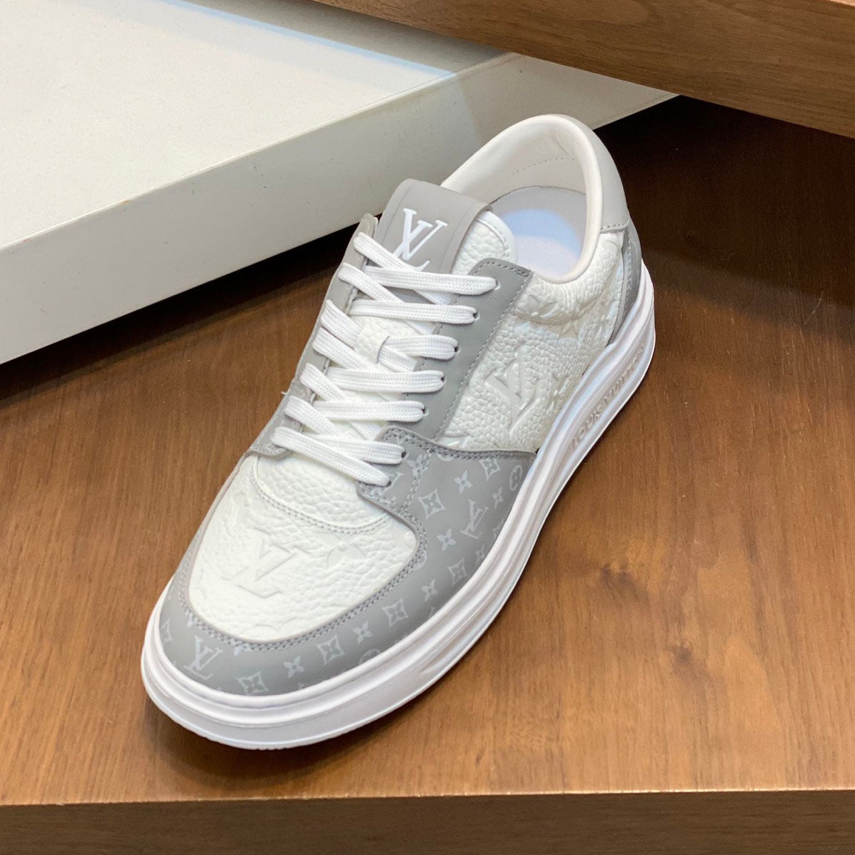 VV Sneaker 1825052109