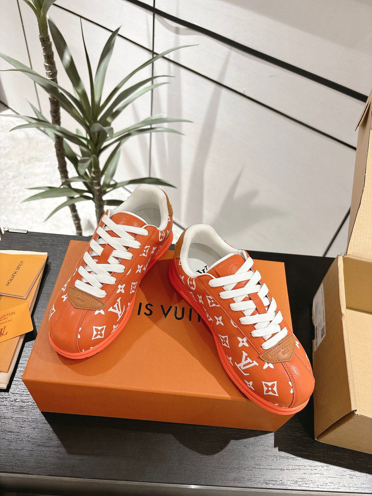 VV Sneaker 1825060605