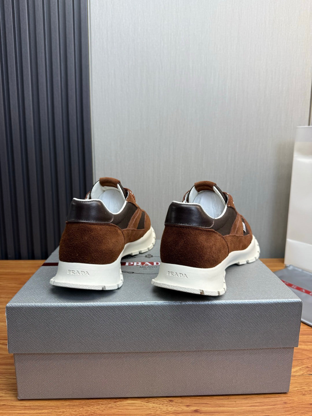 PR sneakers 1826051901