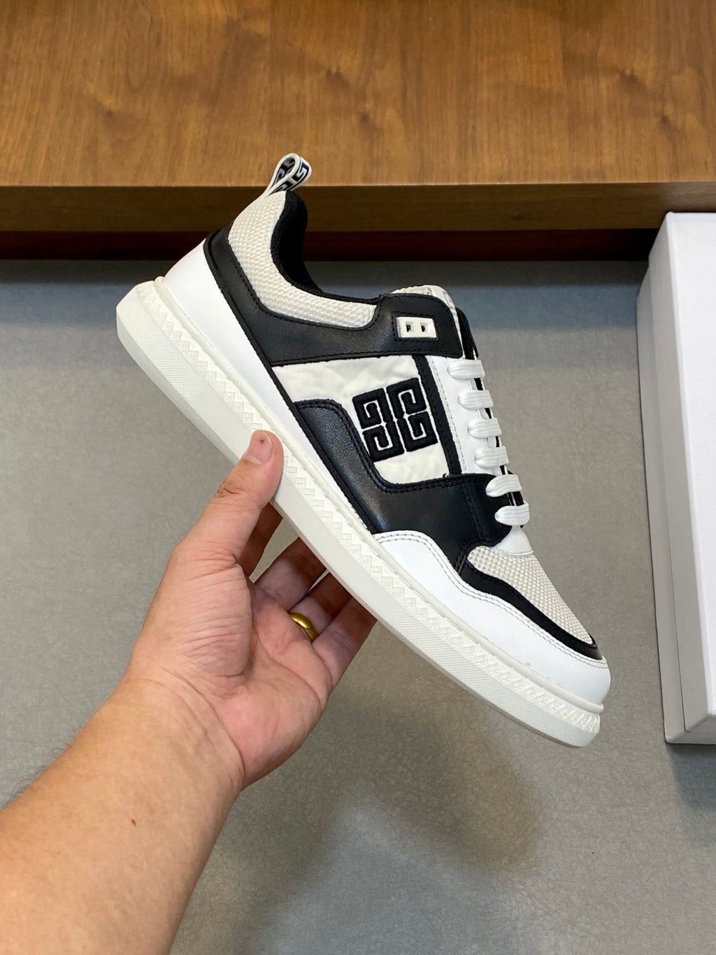 GIV sneakers 1826012801