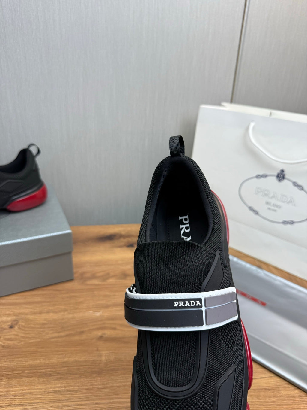 PR sneakers 1826051402