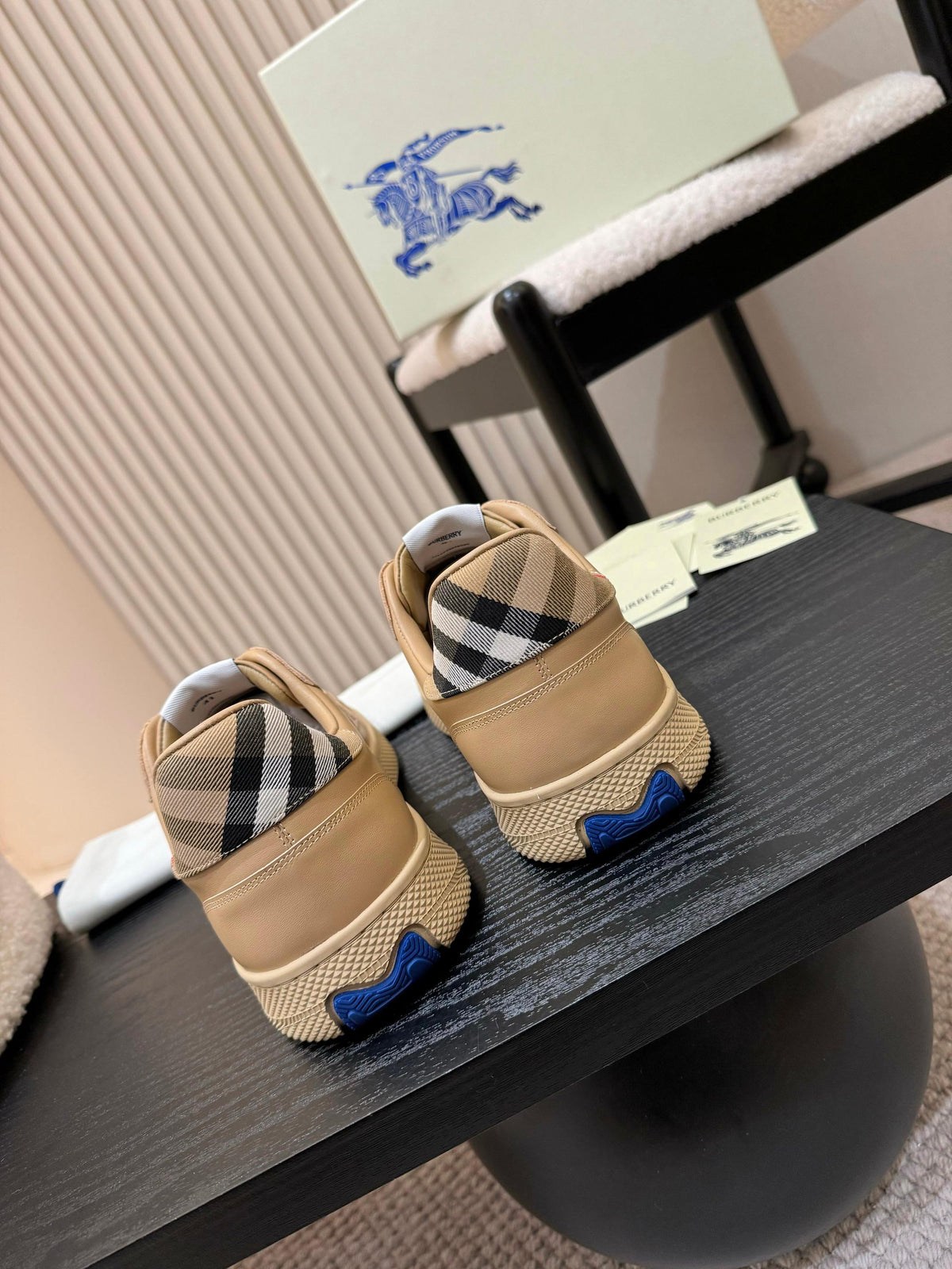 TB Unisex Sneaker 1825120502