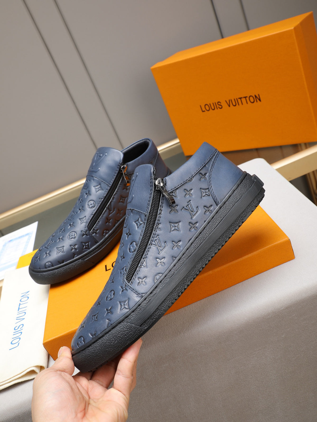 VV Zippered casual sneakers 1825122511