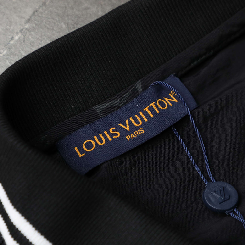 VV Jacquard Logo Casual T-shirt, Elastic Shorts 1825061816