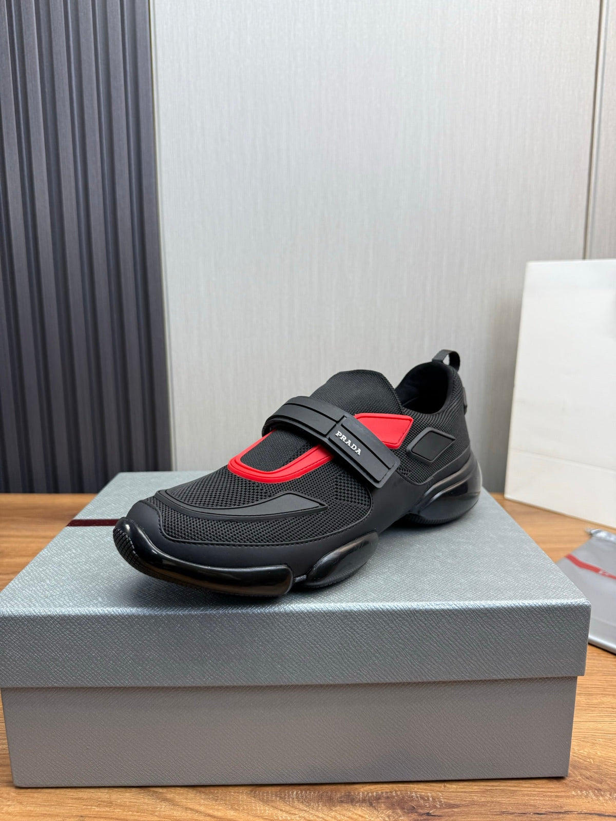 PR sneakers 1826051402