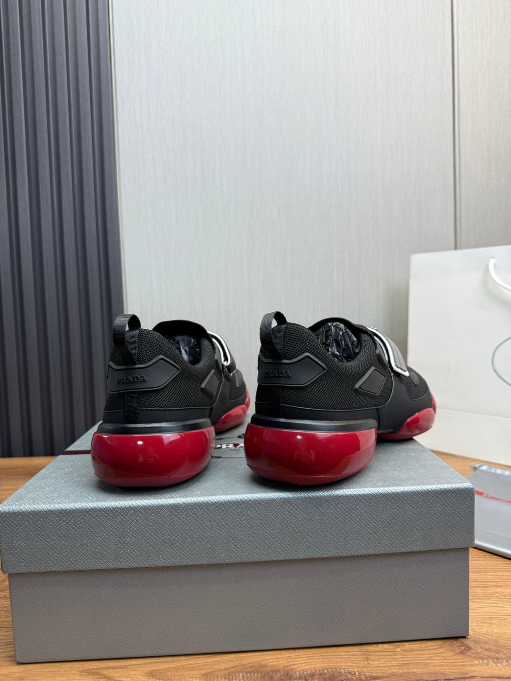 PR sneakers 1826051402