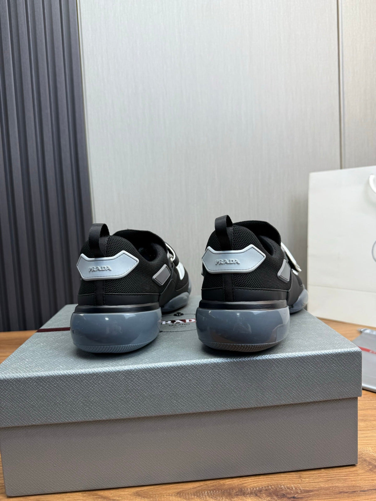 PR sneakers 1826051402