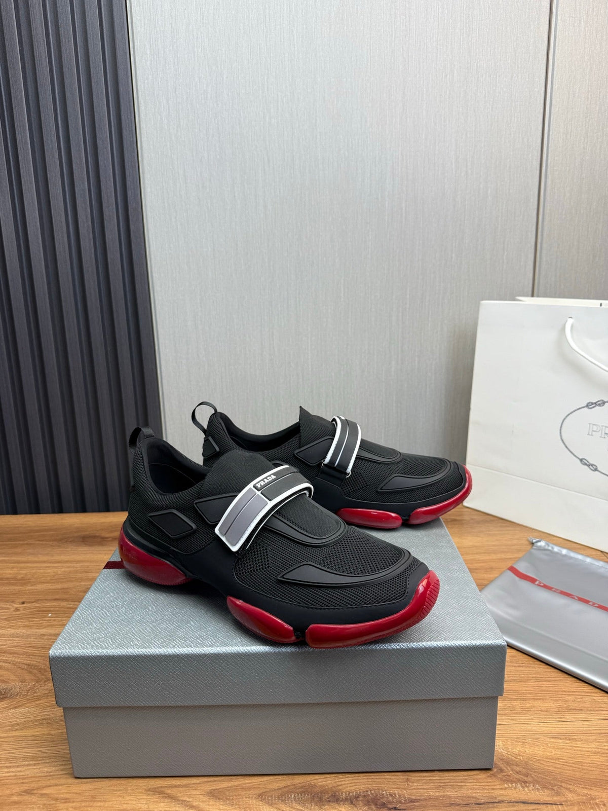 PR sneakers 1826051402