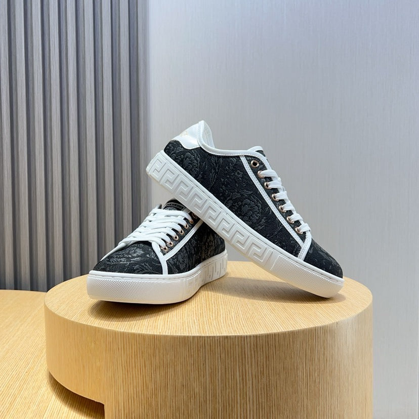VS Barocco Greca Trainers 1825061913