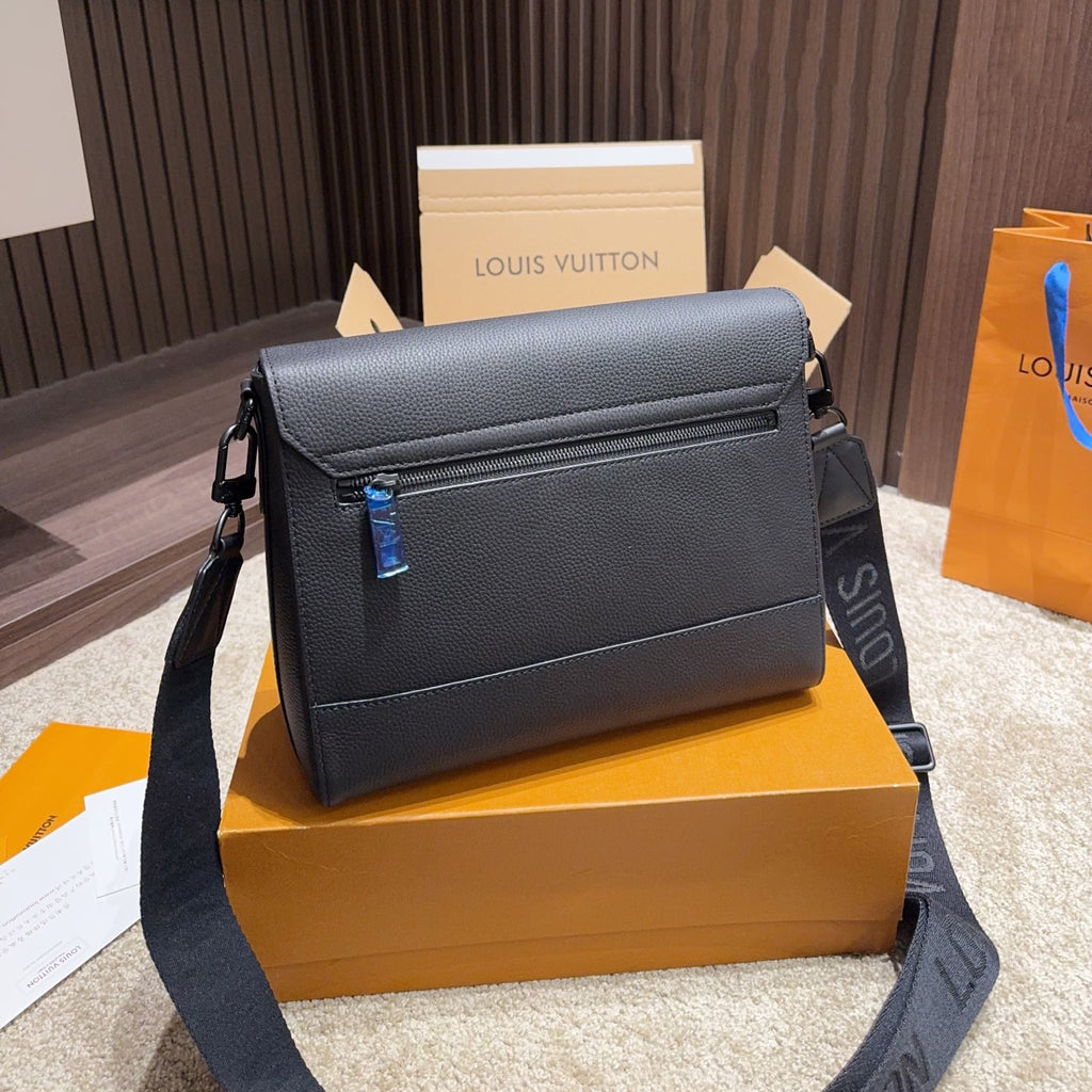 V take off flap messenger bag 1825102203