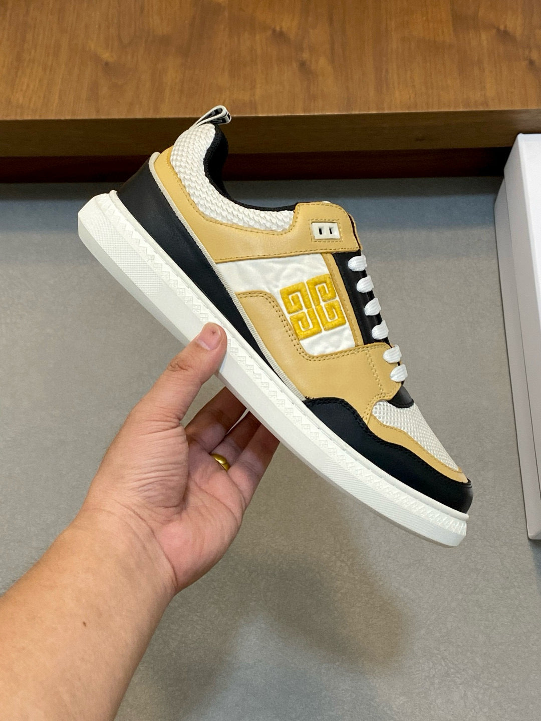GIV sneakers 1826012801