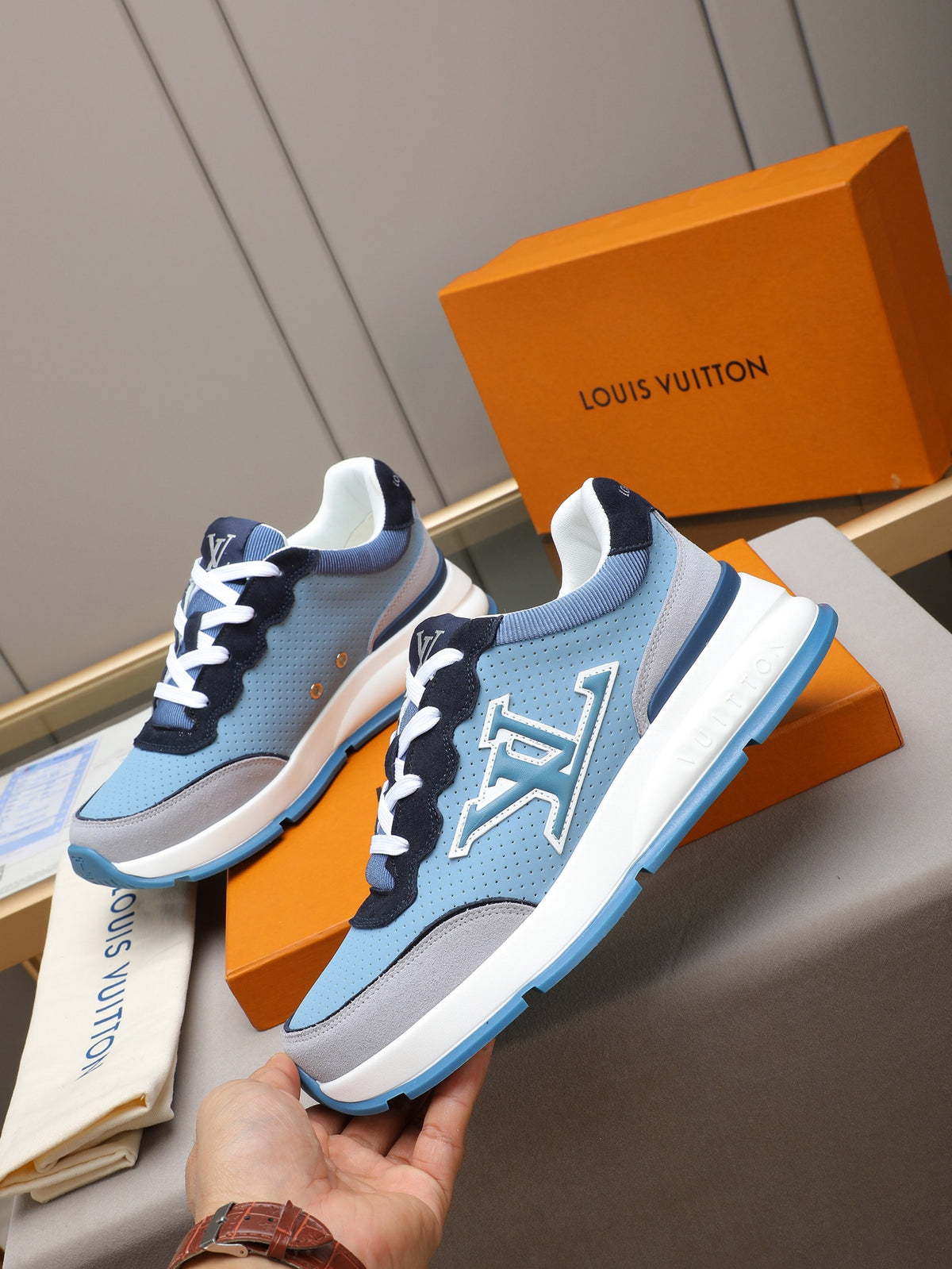 VV sneakers 1825122507