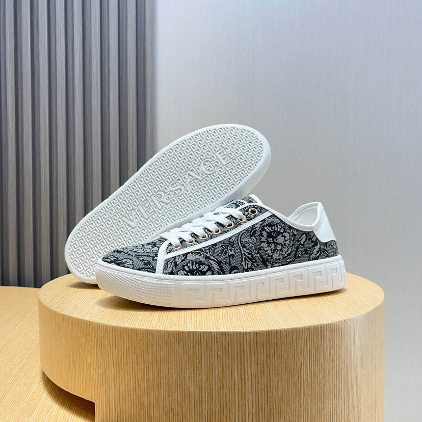 VS Barocco Greca Trainers 1825061913