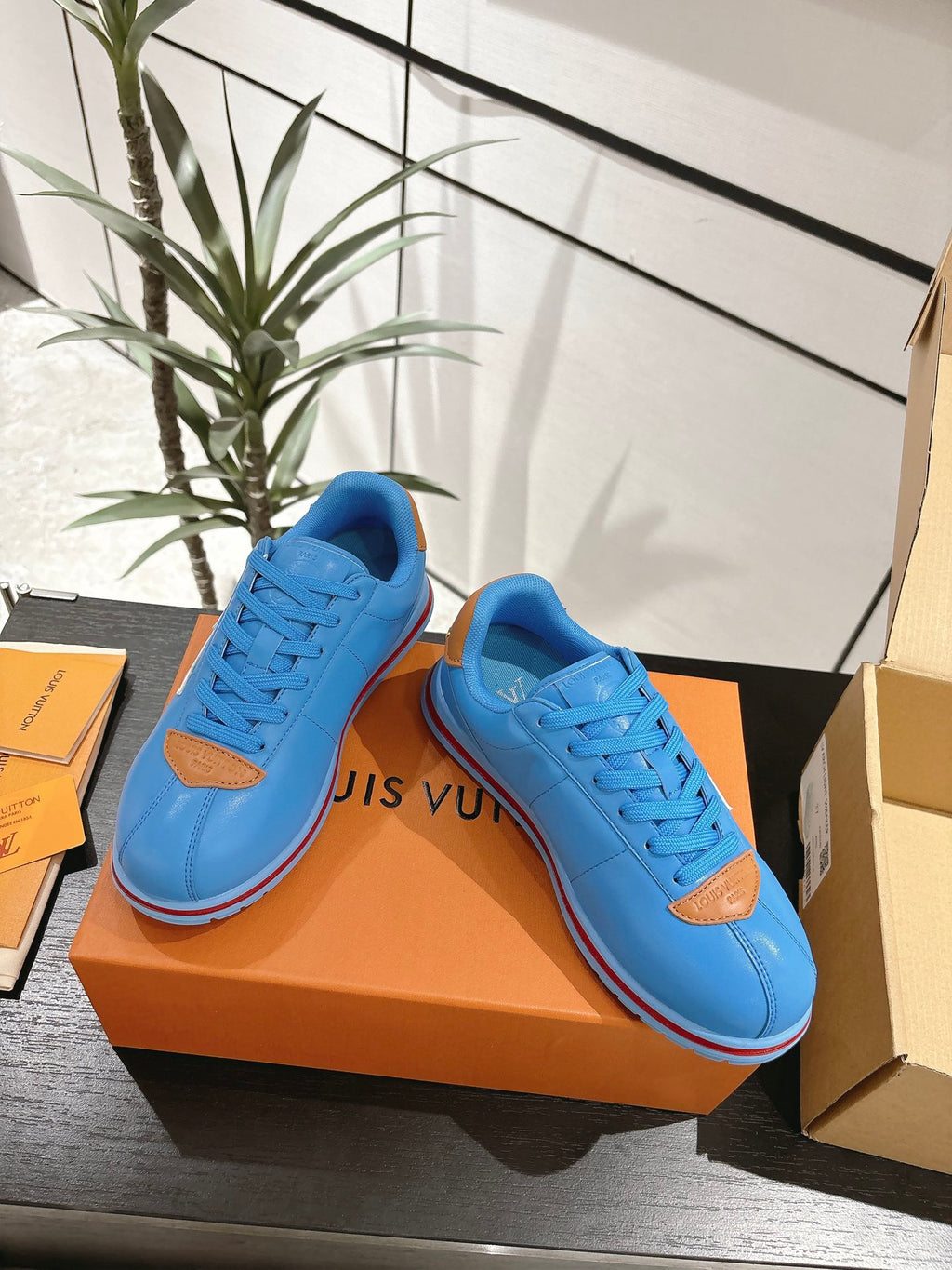 VV Sneaker 1825060605