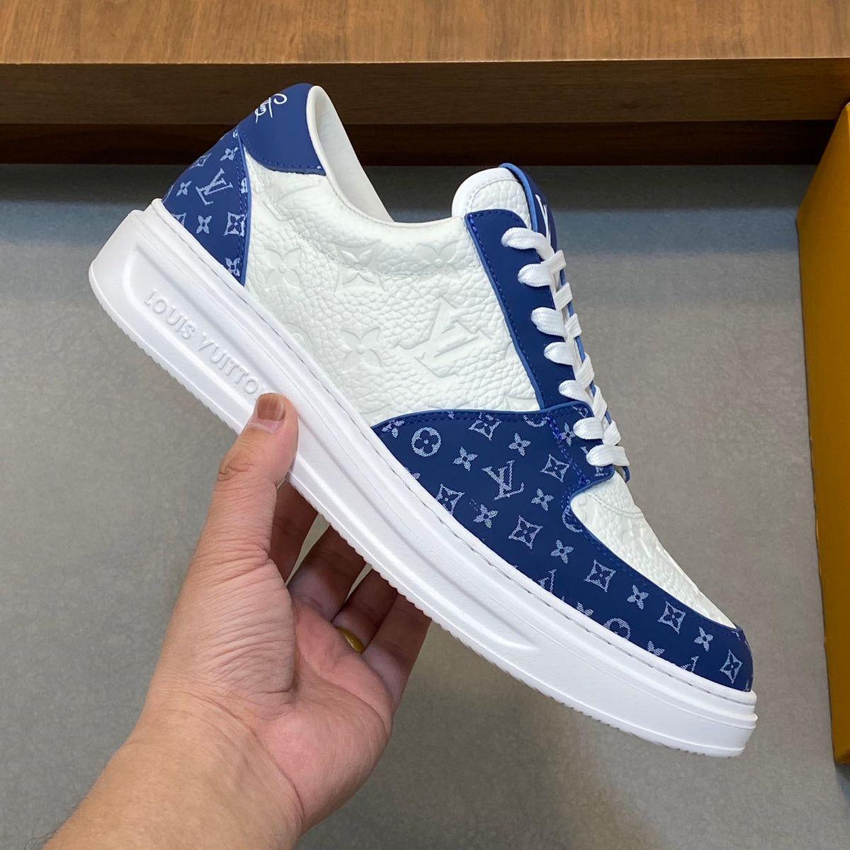VV Sneaker 1825052109