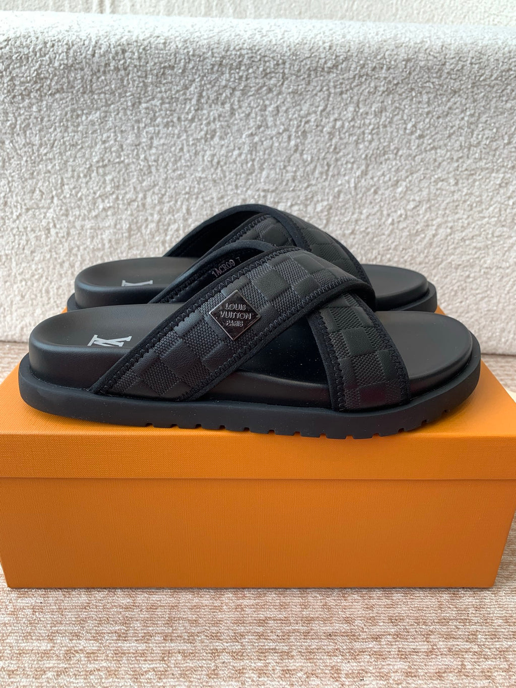 VV Beach slippers 1825052202