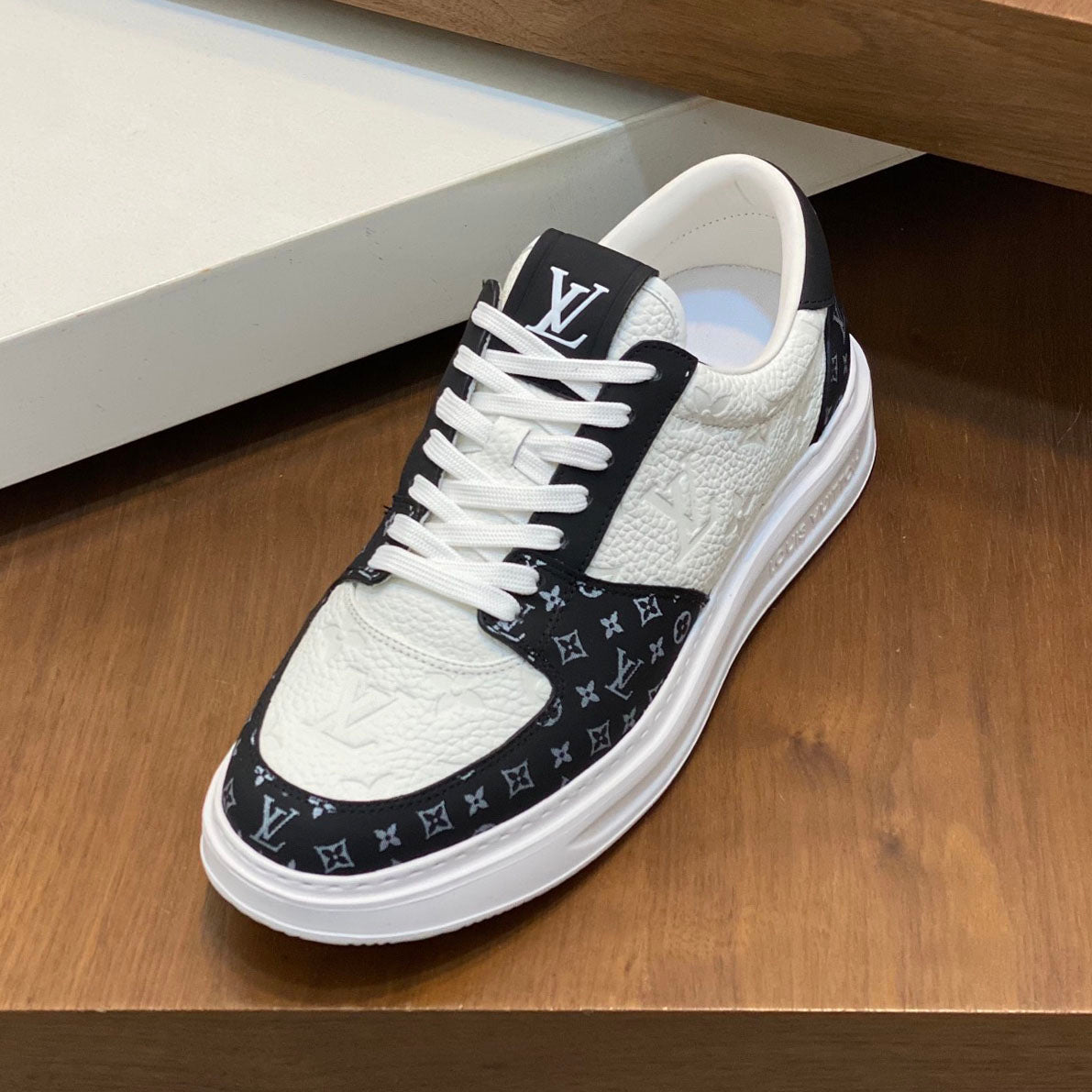 VV Sneaker 1825052109