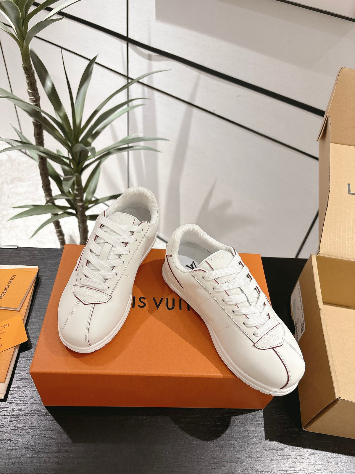 VV Sneaker 1825060605