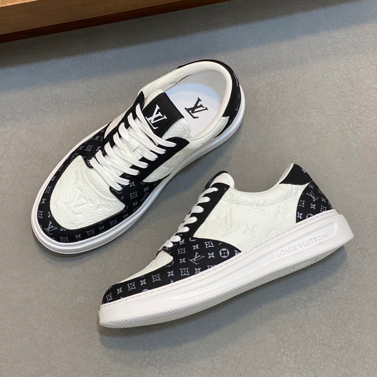 VV Sneaker 1825052109