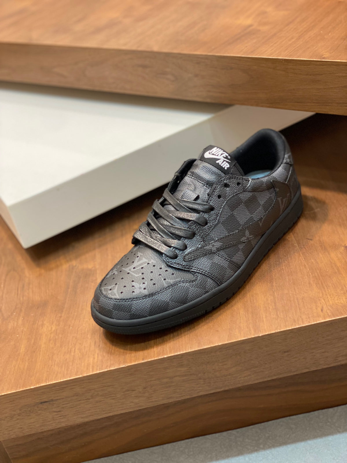 V&N Collaboration Sneakers 1826012307