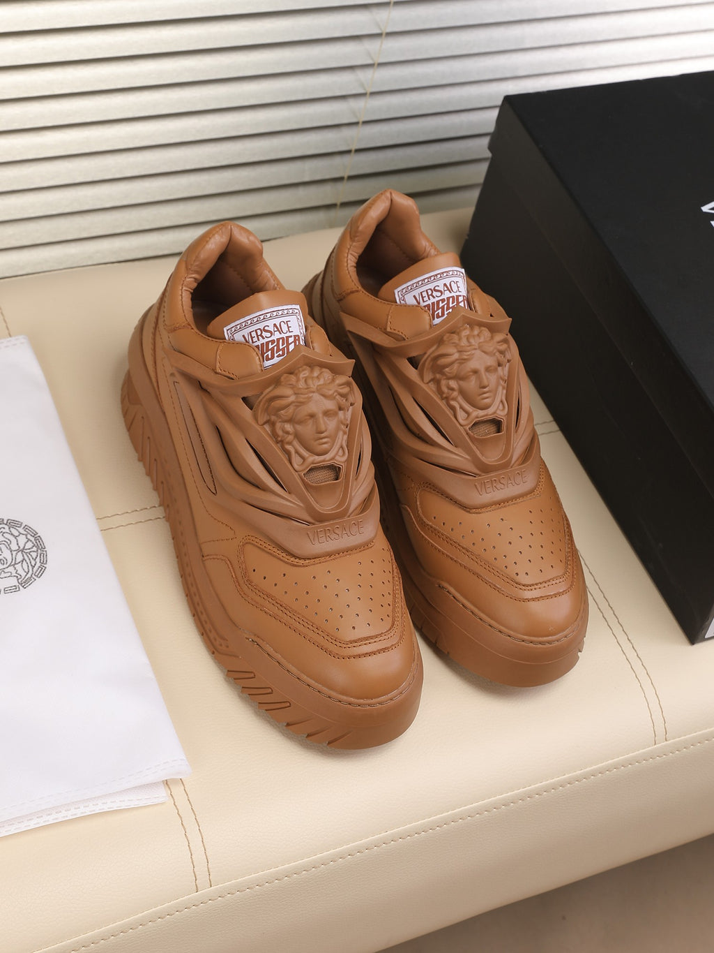 VS Sneakers 1825061911