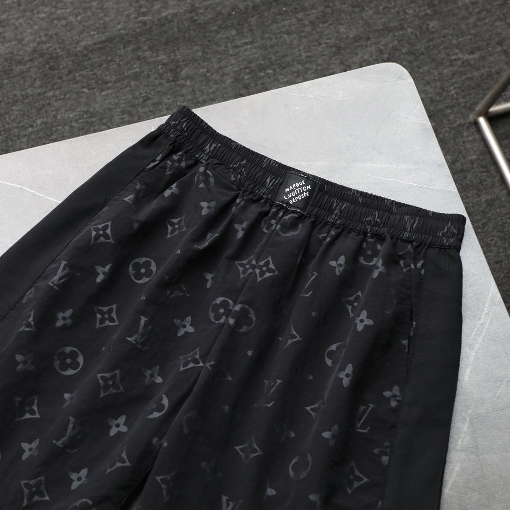 VV Jacquard Logo Casual T-shirt, Elastic Shorts 1825061816