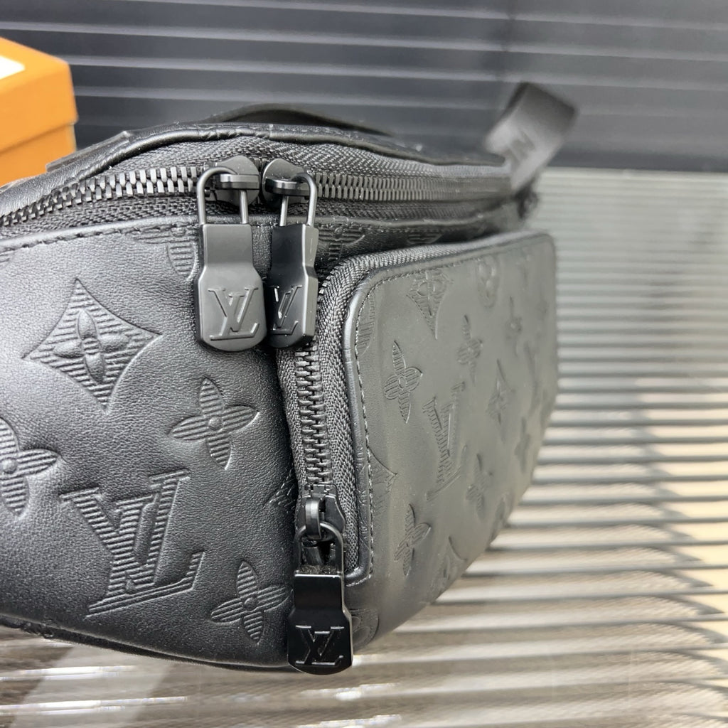 VV Bumbag Crossbody chest bag 1825052311