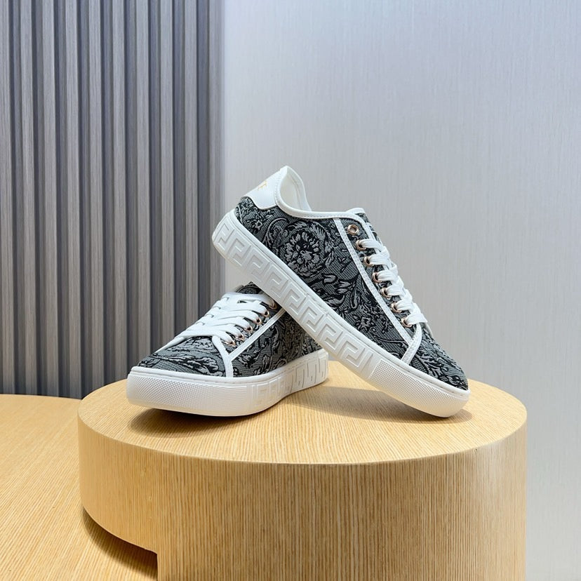 VS Barocco Greca Trainers 1825061913