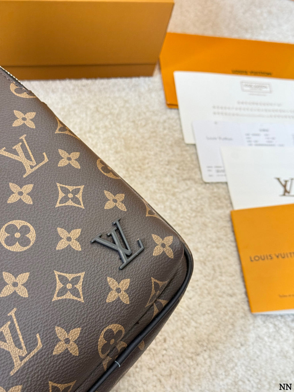 VV chest bag 1825111306