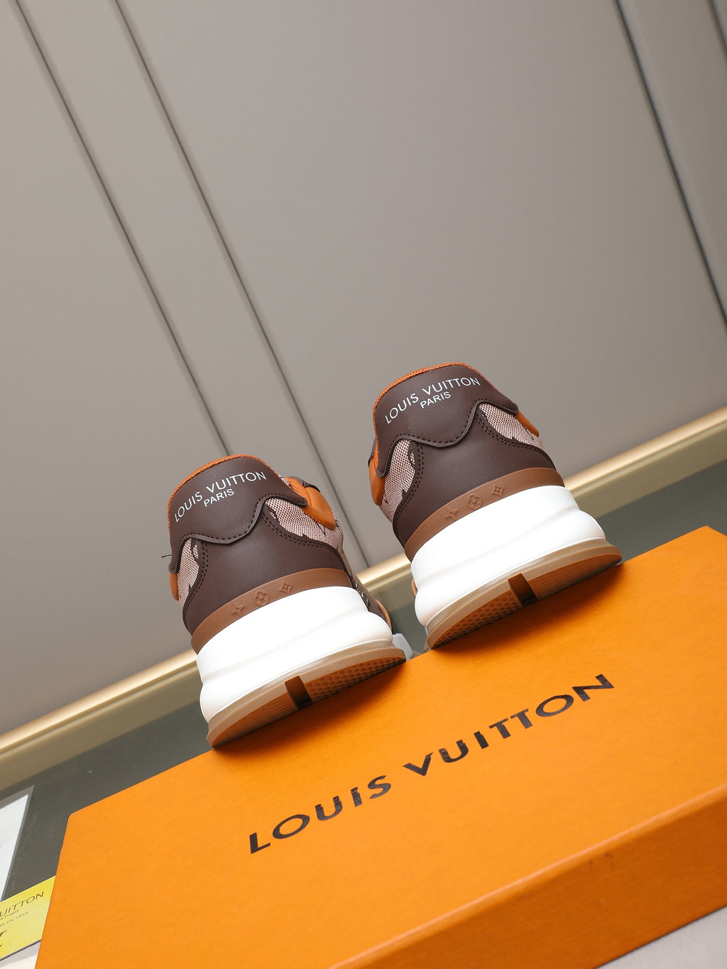 VV sneakers 1825122507