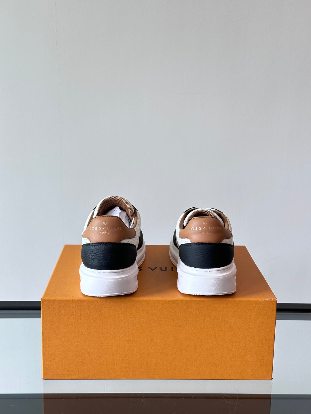 VV  Beverly Hills Breathable Sneaker 1825052107
